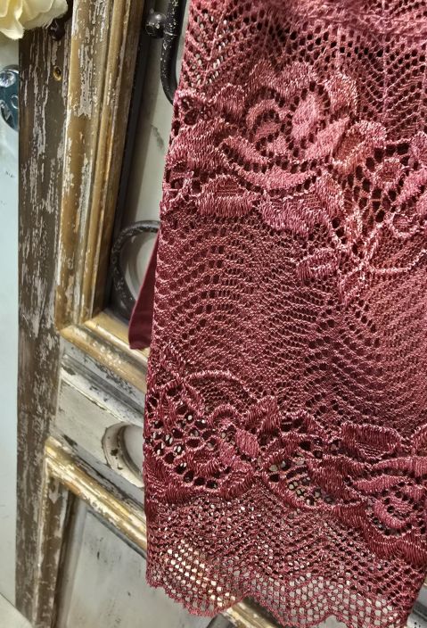 Marta du Château Punainen paita pitsi hihojensuilla kaunis aluspaita joustavasta viskoosista tuotekuva 3 Marta du Château Punainen paita pitsi hihojensuilla kaunis aluspaita joustavasta viskoosista tuotekuva 3