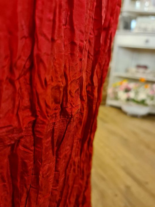 Privatsachen silkkimekko Myrielspiel (Tanz) Kaunis Privatsachen silkkimekko joka on varjatty luonnon omilla vareilla, ei