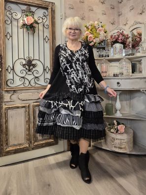 MARA GIBBUCCI Mara Gibbucci näyttävä mekko W60-05 upeat kerrokset kuoseja, frilloja ja tylliä