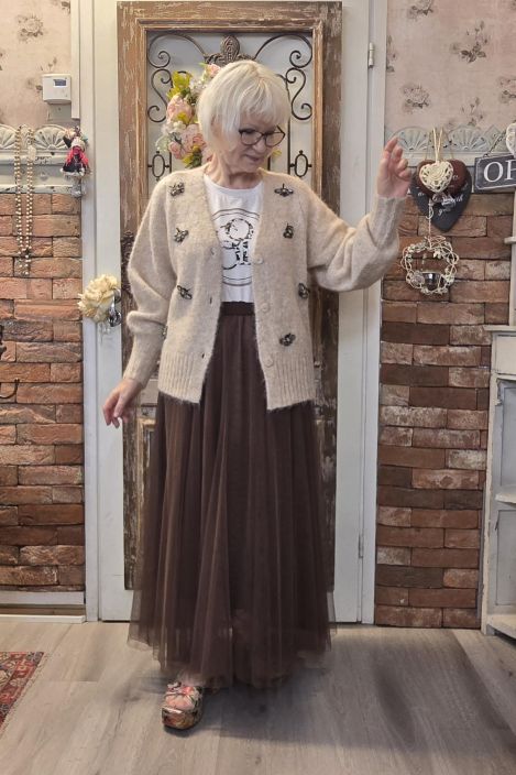 NOEN upea neulejakku 87207 Beige suloisilla ötökkä koristeilla tuotekuva 1 NOEN upea neulejakku 87207 Beige suloisilla ötökkä koristeilla tuotekuva 1