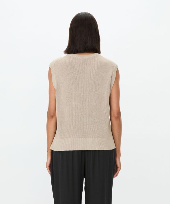 MASAI neuleliivi Fabel Feather gray Harmaa Kiiltävällä langalla koristeltu tyylikäs malli tuotekuva 3 MASAI neuleliivi Fabel Feather gray Harmaa Kiiltävällä langalla koristeltu tyylikäs malli tuotekuva 3