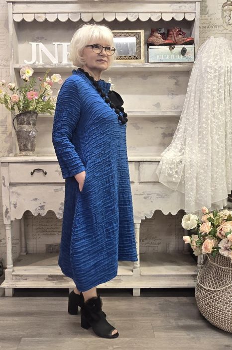 Grizas mekko 91754 Sininen malliston klassikko tekstuuri tuotekuva 2 Grizas mekko 91754 Sininen malliston klassikko tekstuuri tuotekuva 2