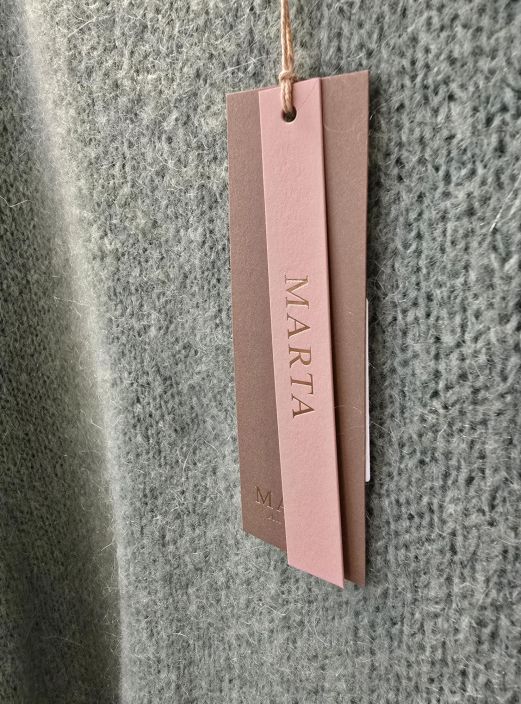 Marta du Château neule Rosa  5102 Salvia ihana pörröinen ja tilava malli tuotekuva 2 Marta du Château neule Rosa  5102 Salvia ihana pörröinen ja tilava malli tuotekuva 2