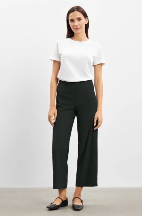 Laurie housut Donna Loose Cropped Musta leveat housut mukavasta uudesta laadusta Tama malli on taynna keveytta rennon Laurie housut Donna Loose Cropped Musta leveat housut mukavasta uudesta laadusta Tama malli on taynna keveytta rennon