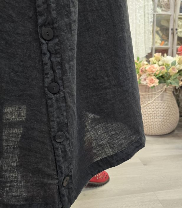 Grizas pellavamekko 52302 Musta tyylikäs malli jossa sivuissa korkeat halkiot napeilla tuotekuva 2