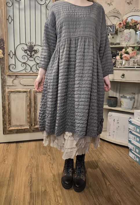 Privatsachen ylellinen silkki/puuvilla mekko vanutäytteellä Inklude Teddy vihertävä harmaa tuotekuva 4