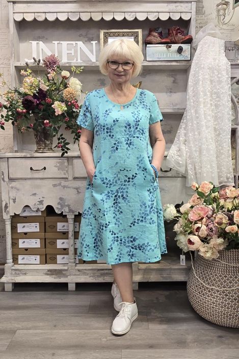 Blueberry mekko 9727 Aqua sininen pohja kaunis sininen lehtikuosi tuotekuva 1