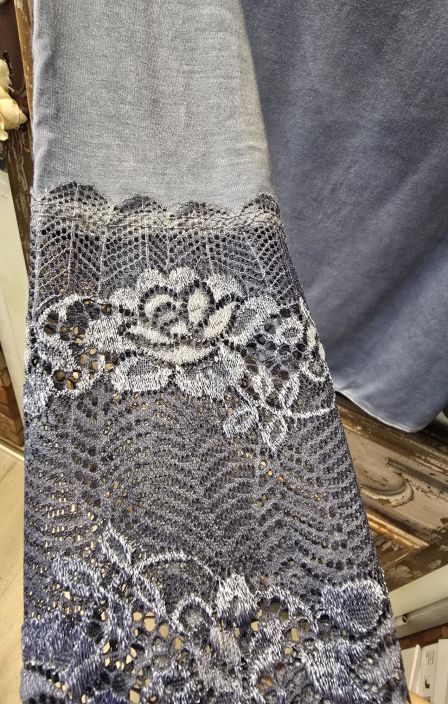 Marta du Château Sininen paita pitsi hihojensuilla kaunis aluspaita joustavasta viskoosista tuotekuva 2