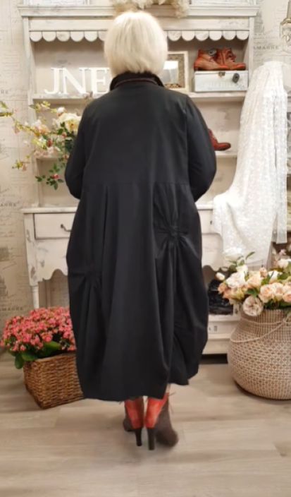 NOEN mekko 88589 Musta  näyttävä malli kauniilla ompeleilla ohuesta puuvillasta tuotekuva 2