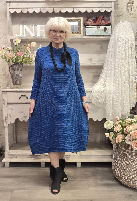 Grizas mekko 91754 Sininen malliston klassikko tekstuuri tuotekuva 1 Grizas mekko 91754 Sininen malliston klassikko tekstuuri tuotekuva 1