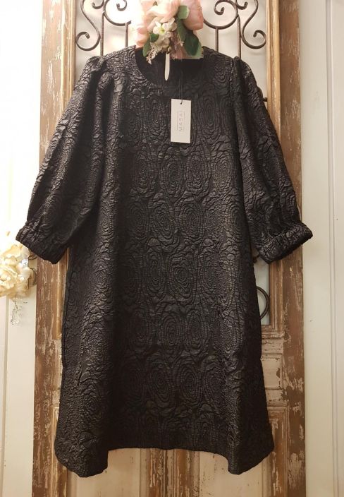 MASAI mekko/tunika Nirisa (Musta) Lisaa kokoelmaasi vaivatonta glamouria jokapaivaisiin tilanteisiin talla kauniilla