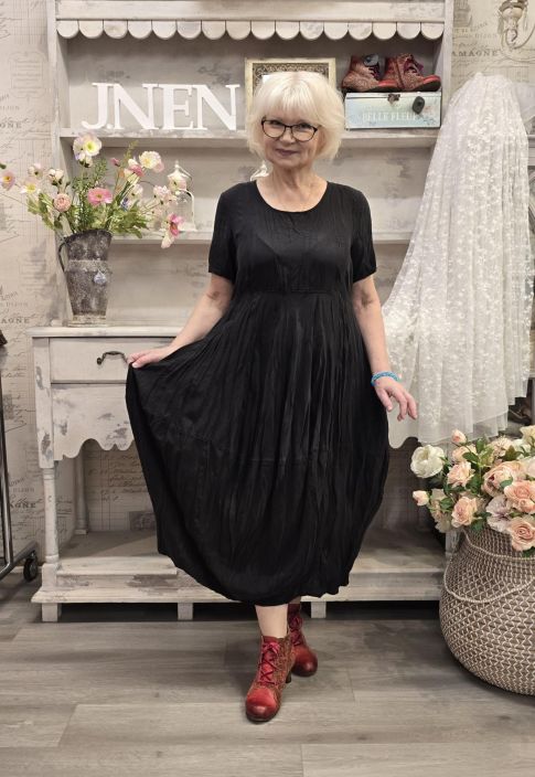 Grizas silkkimekko 91494 Musta yksivärinen laadukas ja äärettömän mukava tuotekuva 3 Grizas silkkimekko 91494 Musta yksivärinen laadukas ja äärettömän mukava tuotekuva 3