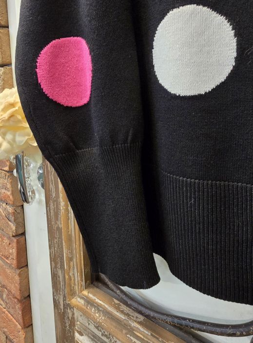 SUNDAY neule 6742 Musta ihanan tuntuinen malli palloilla ja tiputetuilla hartialinjoilla tuotekuva 3