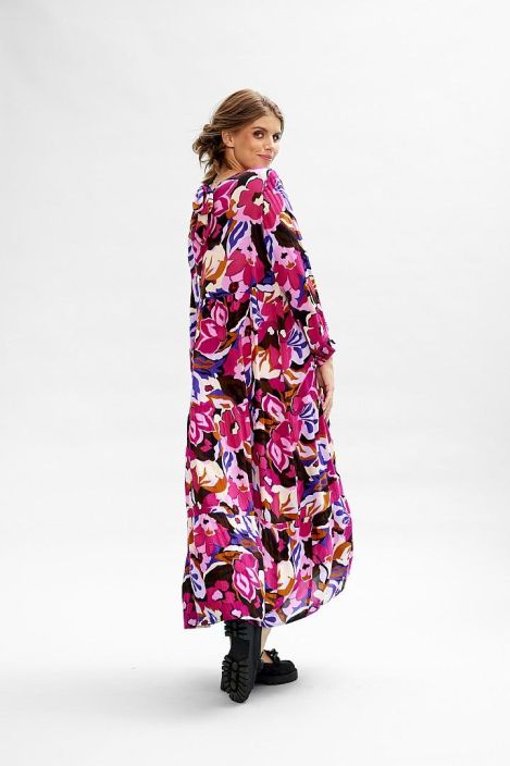 Ze-Ze mekko Kima (Fuchsia) Pehmea krepattu viskoosi kangas joka laskeutuu kauniisti. Pyorea paantie jossa takana kiva