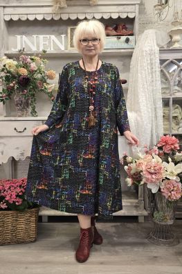 AINO Aino mekko Tiffany Casas tyylikäs kuosi aaltoilevalla tekstuurilla