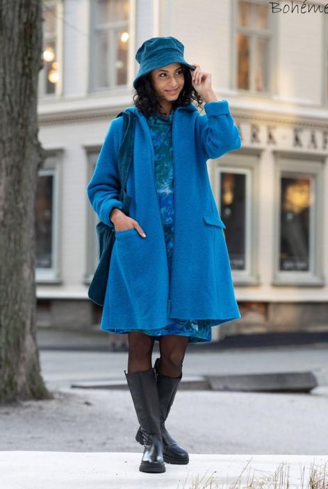 Boheme takki B13301 Turkoosi vuorellinen kevyt takki Ihanan kevyt, hupullinen seka vuorellinen takki josta 50% pehmeaa Boheme takki B13301 Turkoosi vuorellinen kevyt takki Ihanan kevyt, hupullinen seka vuorellinen takki josta 50% pehmeaa