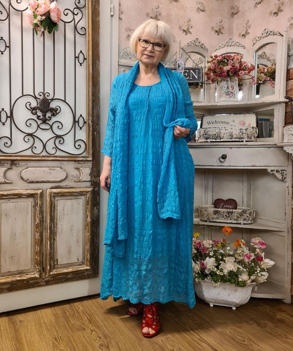 Grizas silkkimekko 91518/6 (256) Tama nayttava unelmamekko on taydellinen! Kevyt, ilmava ja uskomattoman kaunis. Mallissa on