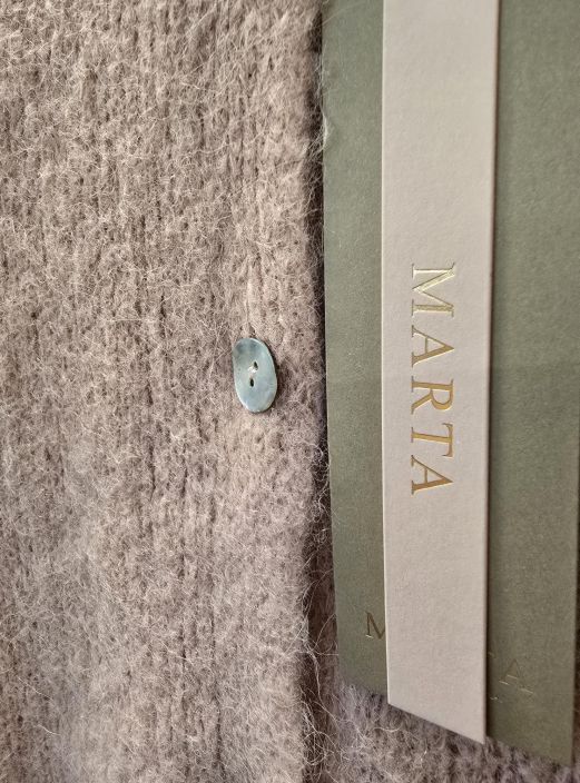 Marta du Château pörröinen neulejakku 2413 Old pink Vanhanaikainen roosa todella mukava pörröneule tuotekuva 1 Marta du Château pörröinen neulejakku 2413 Old pink Vanhanaikainen roosa todella mukava pörröneule tuotekuva 1