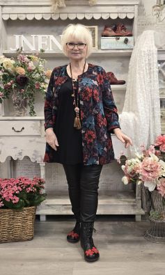 AINO Aino jakku Staras Bagatelle kaunis kukkakuosi