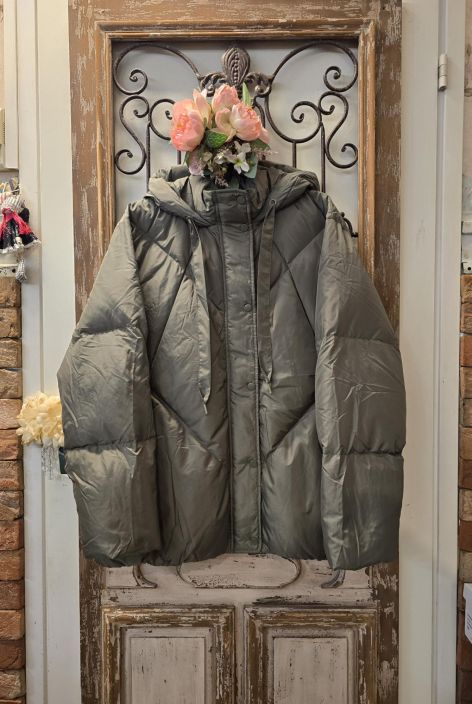 MASAI untuvatakki Toviana Four Clover todella pehmea, kevyt malli Tassa on MASAIlta lyhyempaa mallia oleva takki. Aktiivinen