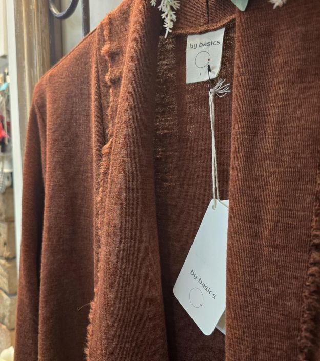Blusbar merino neulejakku 8003 Rosewood murrettu ruskea laadukas eläin- sekä ympäristöystävällinen villa tuotekuva 2 Blusbar merino neulejakku 8003 Rosewood murrettu ruskea laadukas eläin- sekä ympäristöystävällinen villa tuotekuva 2