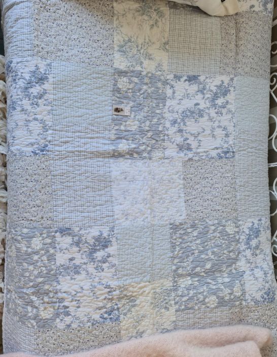 Chic Antique paiva-/torkkupeitto (Roosa) Kaunis romanttinen paivapeitto Tanskalaisesta Chic Antique mallistosta! Ihana
