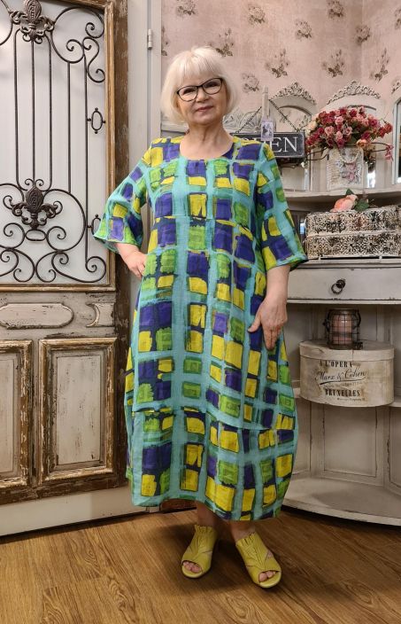 Aino mekko Noriko (Maidan) Taman Aino mekon laatu on ohutta, mukavaa pellavaa. Ja mitka loistavat varit! Mallissa pyorea